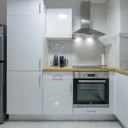 Fully Renovated Flat In Prime Location