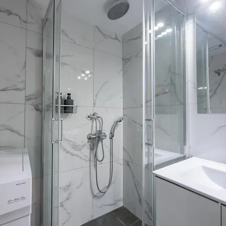 Fully Renovated Flat In Prime Location Athens