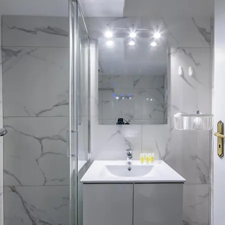 Fully Renovated Flat In Prime Location Athens