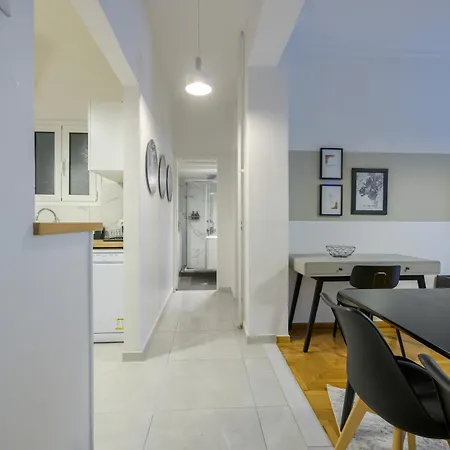 Fully Renovated Flat In Prime Location Apartment