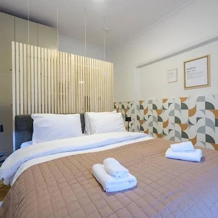 Fully Renovated Flat In Prime Location *